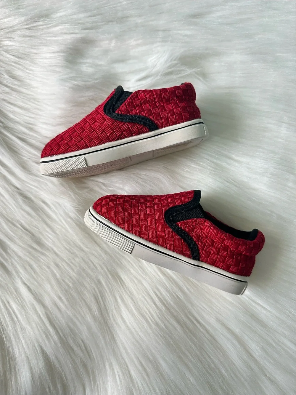 bernie mev. Red Slip-On Kids Sneakers with Black Trim Size 20 EU/ 5 US